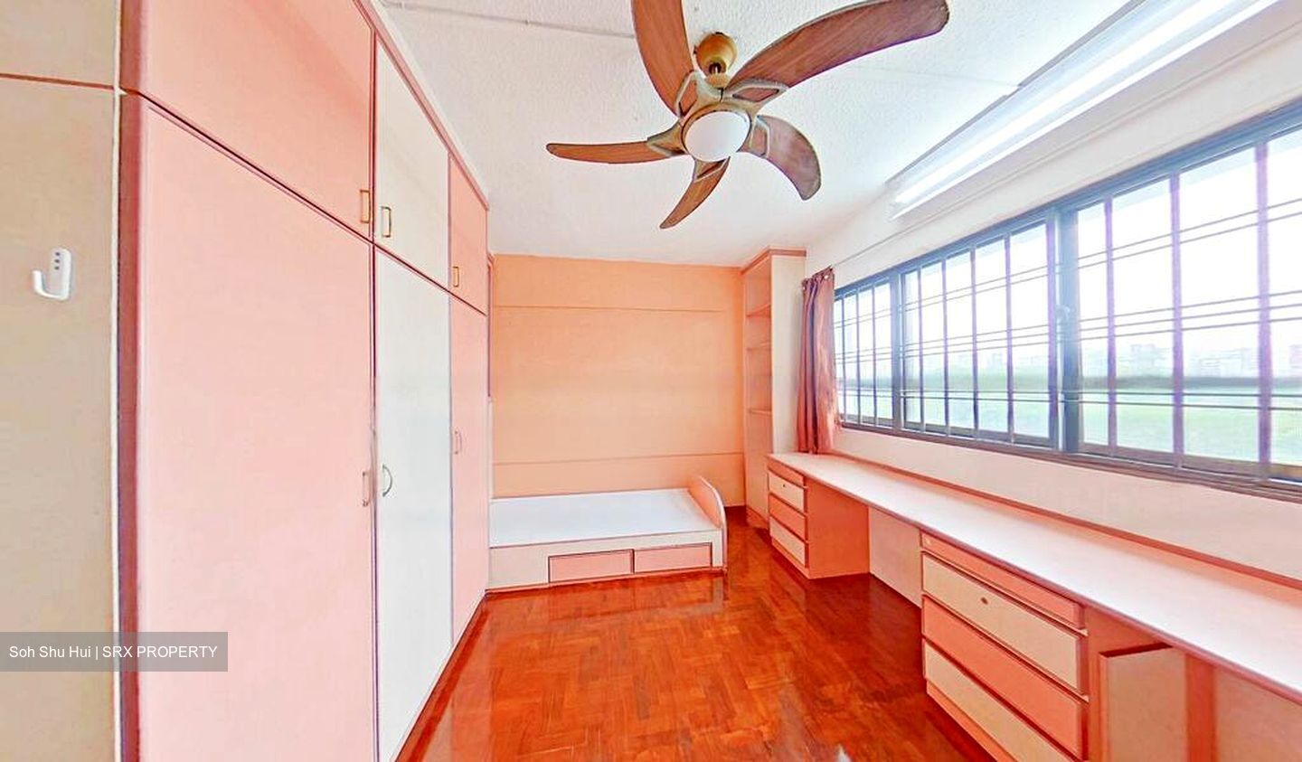 Blk 336 Jurong East Avenue 1 (Jurong East), HDB Executive #462980461